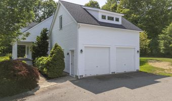 2 Sunnyfield Ln, Falmouth, ME 04105