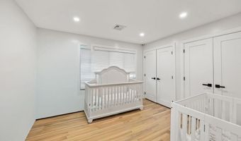 20 Algonquin Cir, Airmont, NY 10952