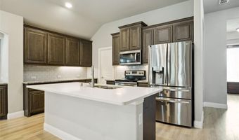 104 Gateway Dr, Alvarado, TX 76009