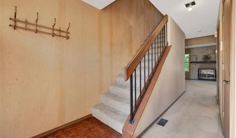 1003 Pocono Trl, Ballwin, MO 63021