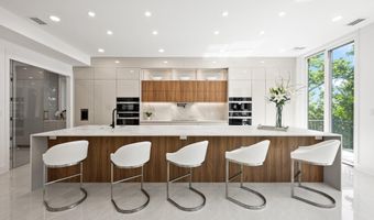2321 N RICHMOND St, Arlington, VA 22207