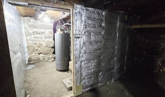 8 Graffam Rd, Baldwin, ME 04091