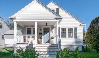 26 Vernon Ave, Newport, RI 02840