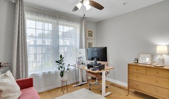 10 Everett 304, Boston, MA 02128
