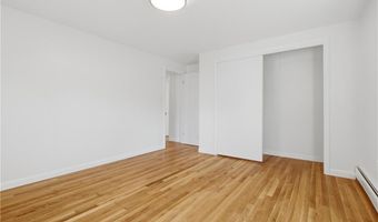 25 Stoneham St, Cranston, RI 02920