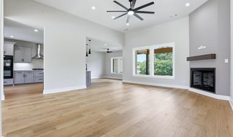 7612 S Shoreline Blvd, Benton, AR 72019