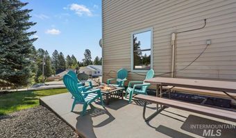 502 Lake Cascade Pkwy 6, Cascade, ID 83611