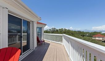 6 Kingfish St, Alligator Point, FL 32346