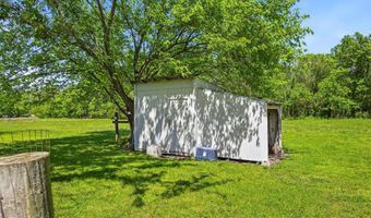 335 E Cofield St, Aurora, MO 65605