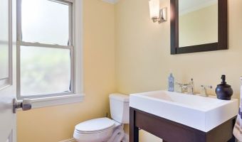 2218 N Williamsburg St, Arlington Heights, IL 60004