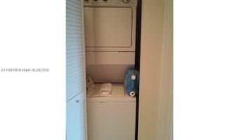 2950 NE 188th St 304, Aventura, FL 33180