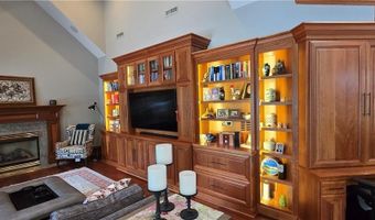 918 Oak Dr, Woodstock, GA 30189