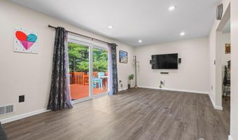 1 Dogwood Ct, Sayreville, NJ 08872