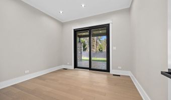 1801 N Clarence Ave, Arlington Heights, IL 60004