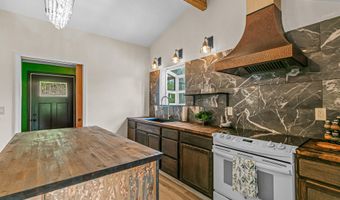 220 Nutley St, Ashland, OR 97520