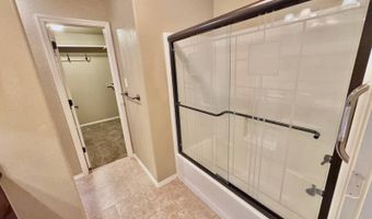 706 Cedar Ridge Dr, McAlester, OK 74501