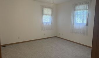 530 S 5th St, Akron, IA 51001