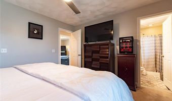 10 Flanders St, Johnston, RI 02919