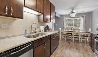 2642 N Windsor Dr 102, Arlington Heights, IL 60004