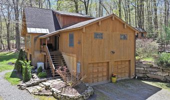 55 Mallard Dr, Becket, MA 01223
