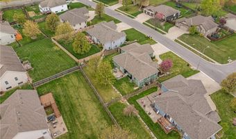 16011 Cedar St, Basehor, KS 66007