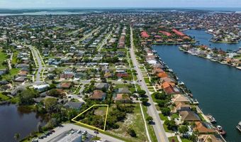 1127 MARCO LAKE Dr, Marco Island, FL 34145