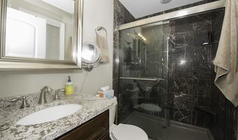 422 Beverly Ave, Addison, IL 60101