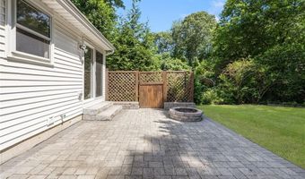 29 Pepper Bush Trl, Narragansett, RI 02874