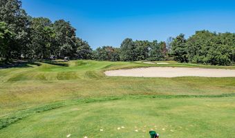 16 Greenways Ln, Lakewood, NJ 08701
