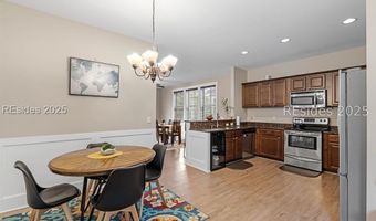 35 Sommer Lake Dr, Beaufort, SC 29902