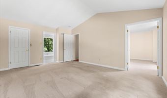 14 Cambridge Circle Ct, Ballwin, MO 63011
