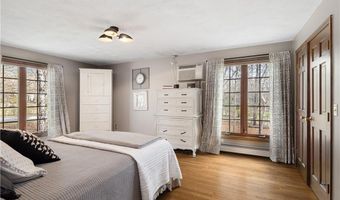 4 Intrepid Ln, Jamestown, RI 02835
