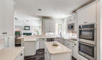 3744 Park Pl, Addison, TX 75001