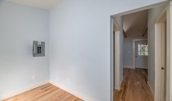 8 Magnolia Ln, Starks, ME 04911