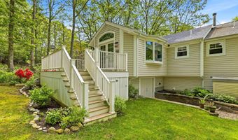 17 Briggs Ave, Bourne, MA 02532