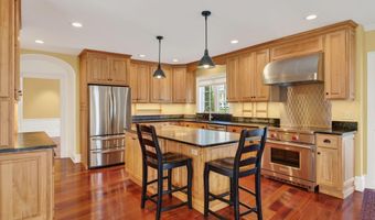 997 Washington St, Bath, ME 04530