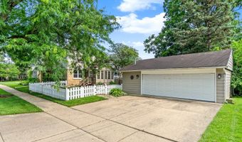 15 E Fairview St, Arlington Heights, IL 60005
