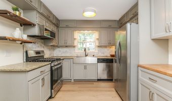 5445 E 72nd Pl, Indianapolis, IN 46250
