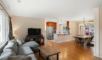 7408 CONVAIR Dr, Alexandria, VA 22306