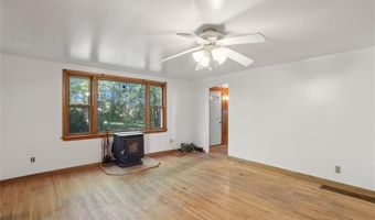 4705 Prairieburg Rd, Anamosa, IA 52205