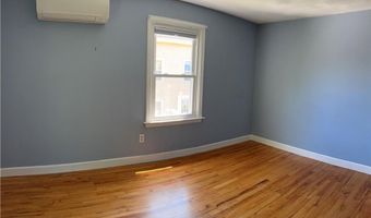12 Third School St 2, Bristol, RI 02809