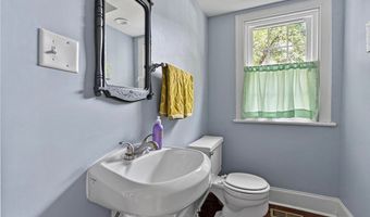 300 Virginia St, Ashland, VA 23005