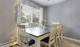 2642 N Windsor Dr 102, Arlington Heights, IL 60004