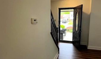 2 CLARK Dr, Barrington, NJ 08007