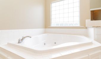 4533 La Costa Dr, Albany, GA 31721