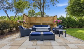 607 E Frederick St, Arlington Heights, IL 60004