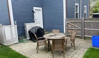 35 Elm St B, Newport, RI 02840