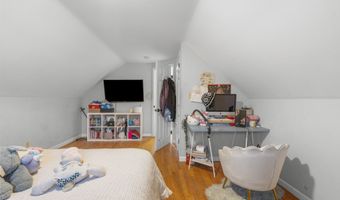 948 Wayne St, Bridgeport, CT 06606