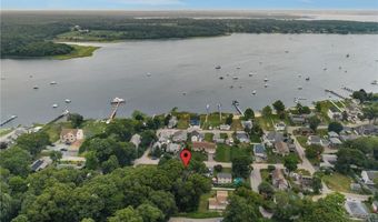 11 Pawtucket Ave, Bristol, RI 02809