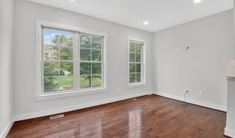 2855 CHANCELLORS Way NE, Washington, DC 20017